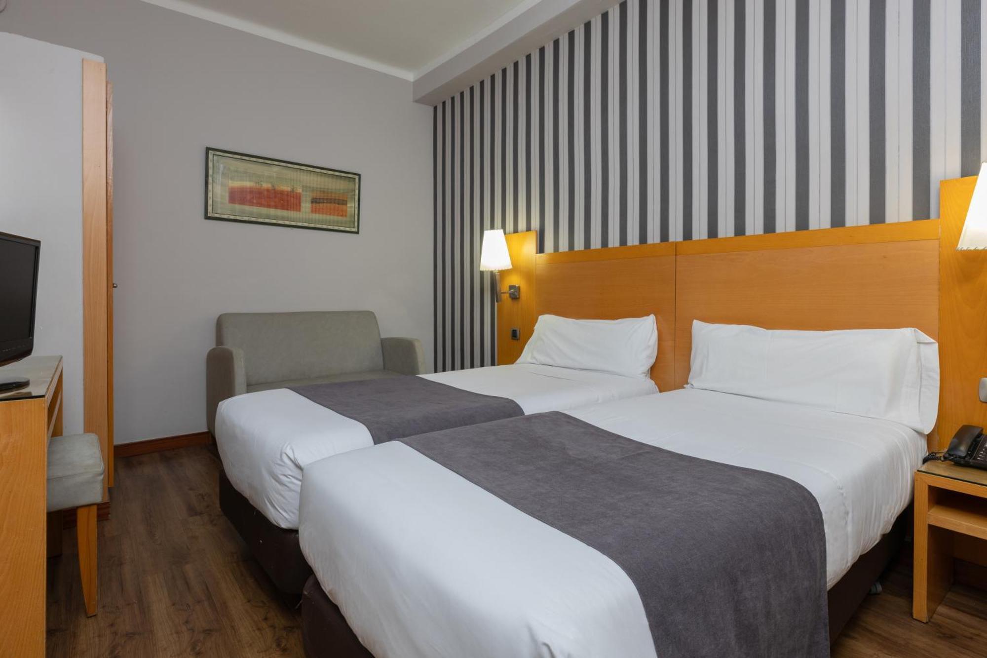 Hotel Lyon Барселона Екстер'єр фото