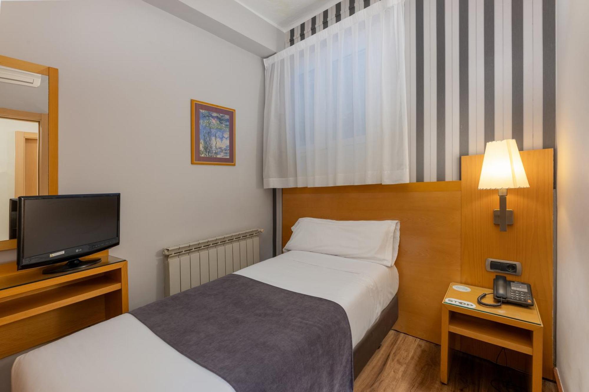Hotel Lyon Барселона Екстер'єр фото